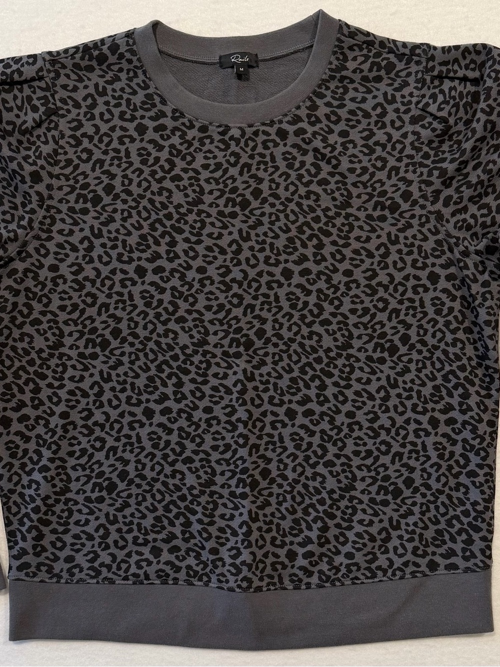 Rails Reese Women's Crewneck Pullover Sweatshirt Leopard Print Gray/Black M